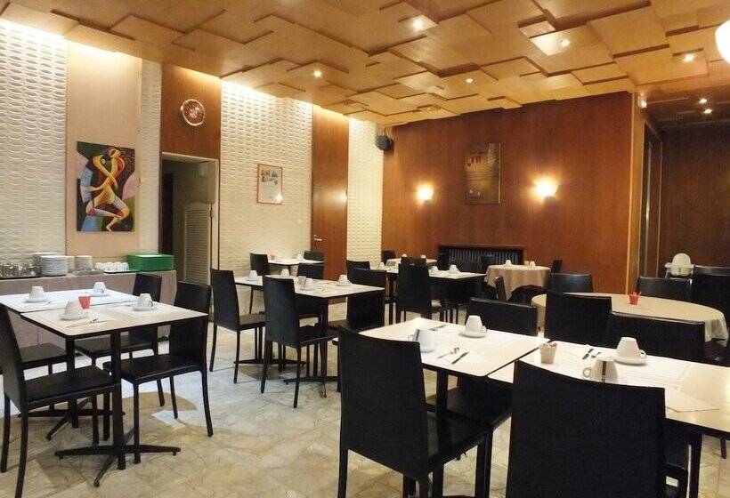 فندق Cecil Metz Gare