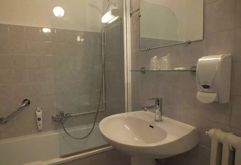 Отель Cecil Metz Gare