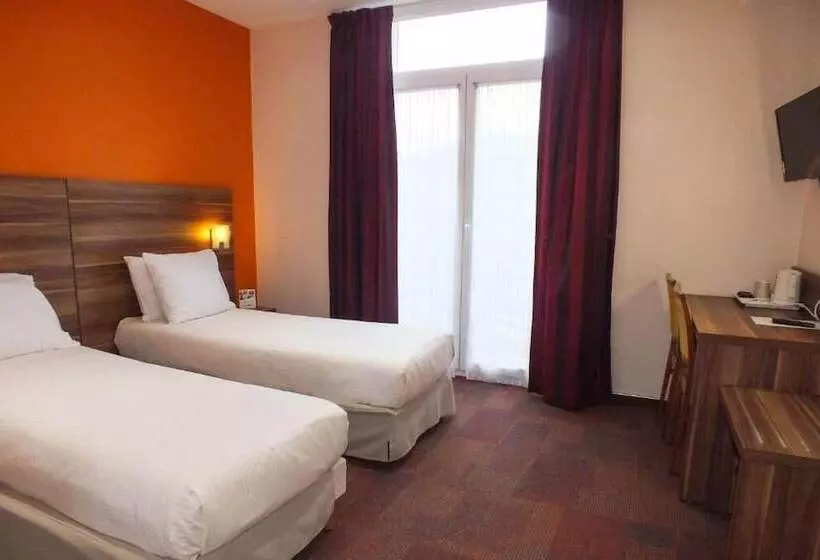 Отель Cecil Metz Gare