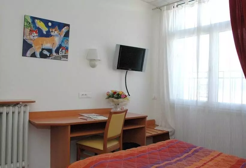 Отель Cecil Metz Gare