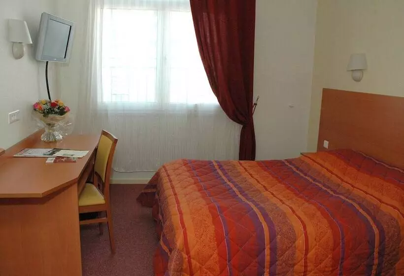 Отель Cecil Metz Gare