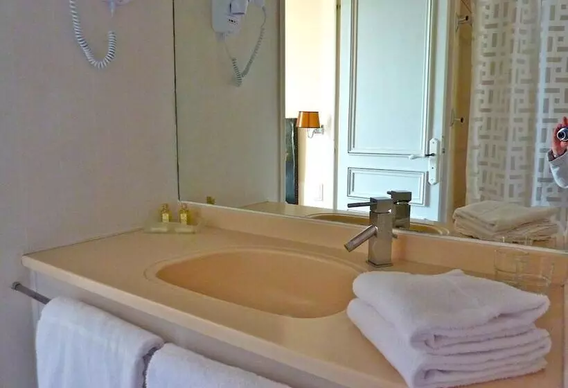 هتل Château Des Tertres