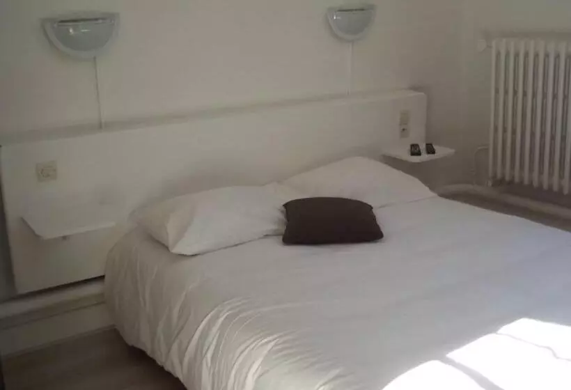 בית מלון כפרי De La Poste