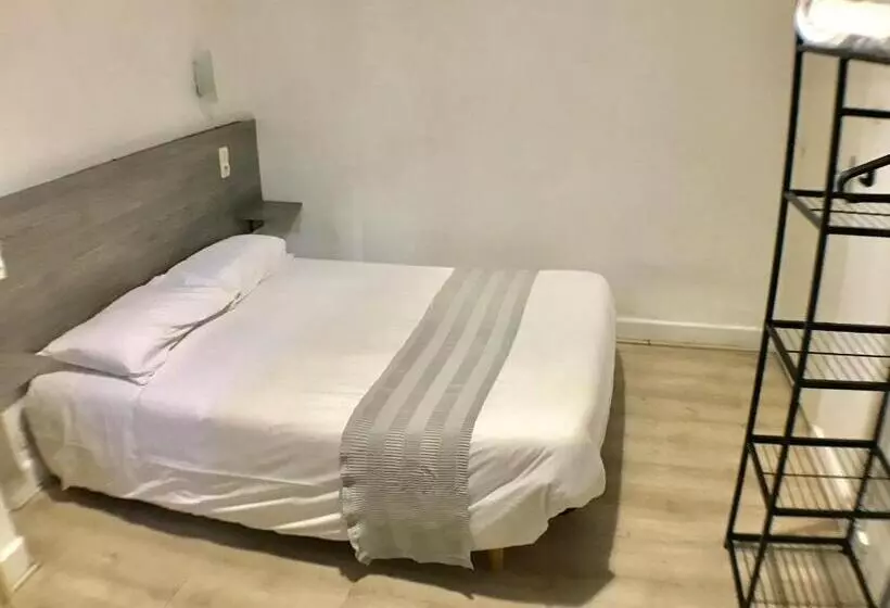 בית מלון כפרי De La Poste