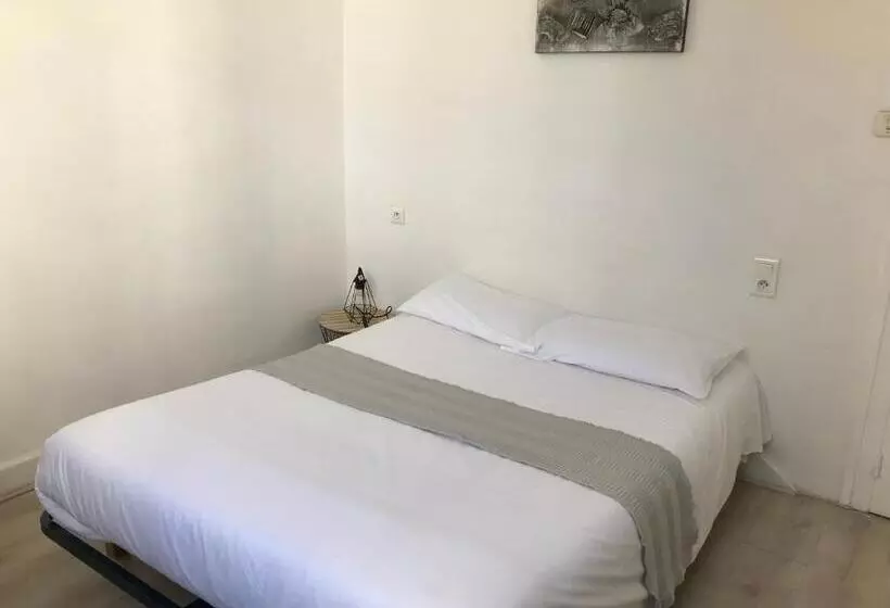 בית מלון כפרי De La Poste