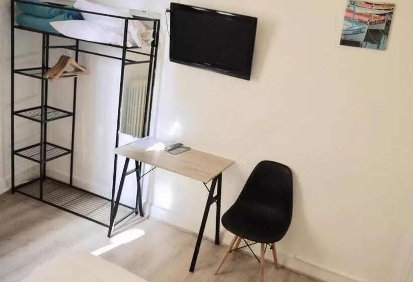 בית מלון כפרי De La Poste