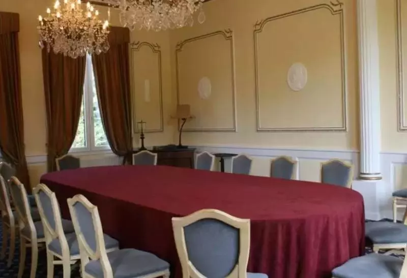 בית מלון כפרי Grand Hôtel Château De Sully Piscine & Spa