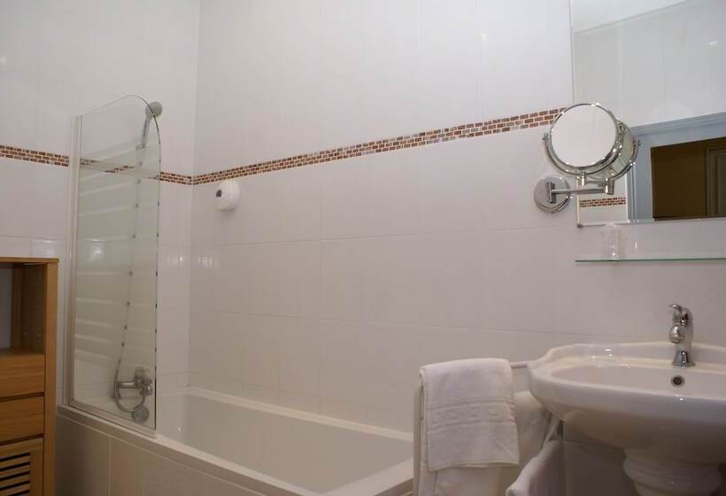 בית מלון כפרי Hostellerie Du Château De L Isle