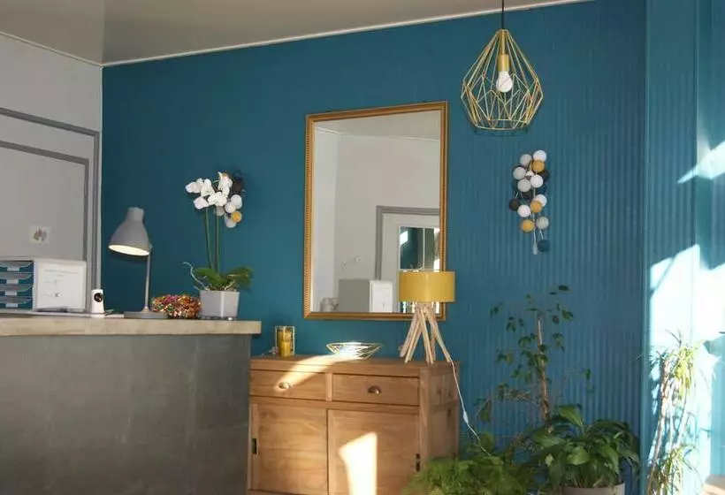 فندق Hôtel Central