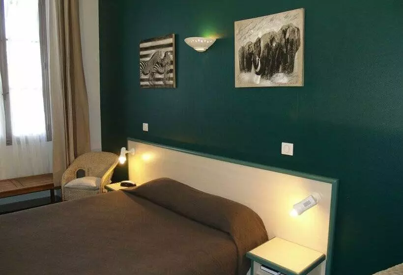 فندق Hôtel Central