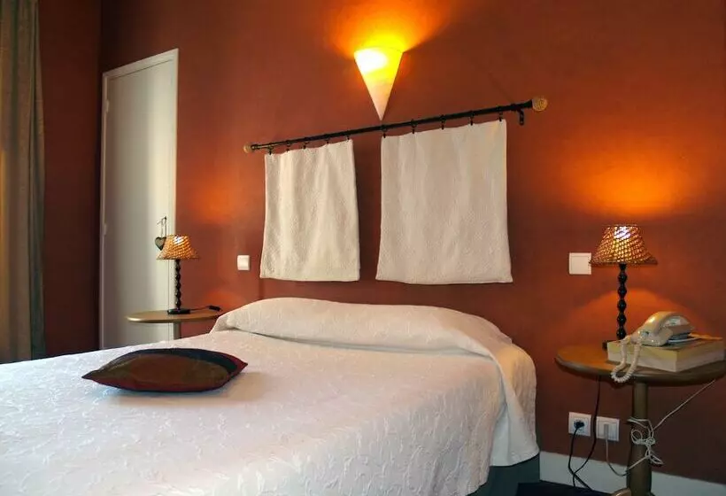 فندق Hôtel Central