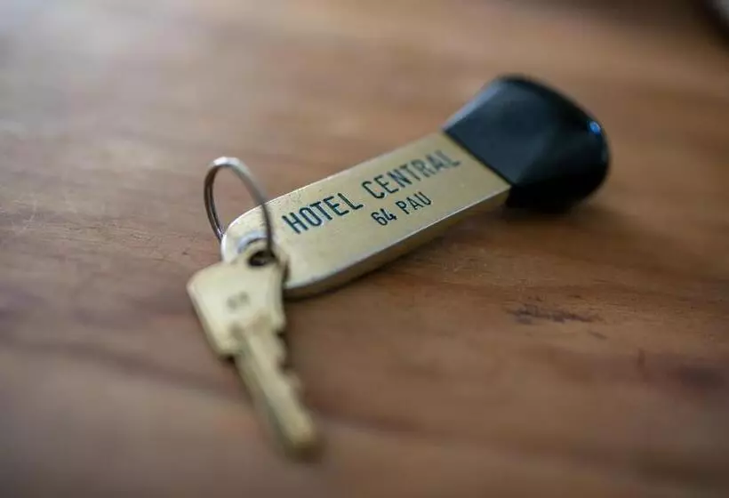 فندق Hôtel Central