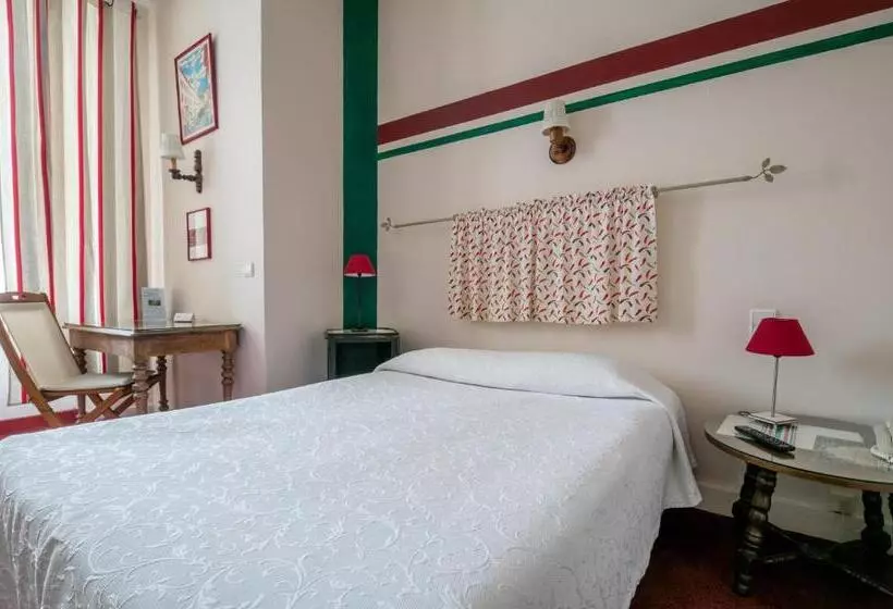 فندق Hôtel Central