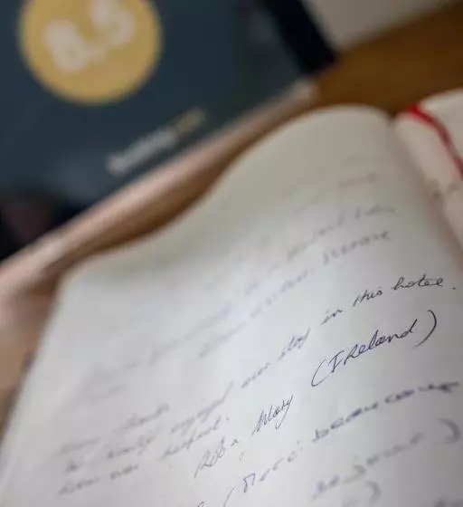 فندق Hôtel Central