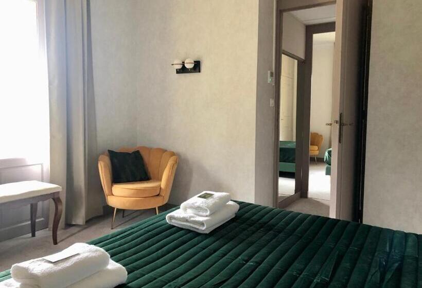 هتل Hôtel Le Cro Magnon