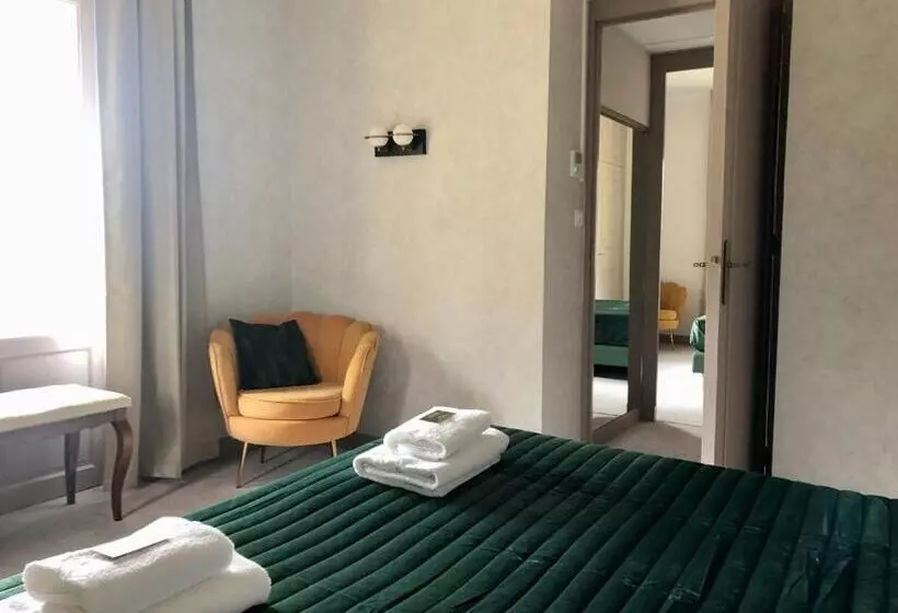 Отель Hôtel Le Cro Magnon