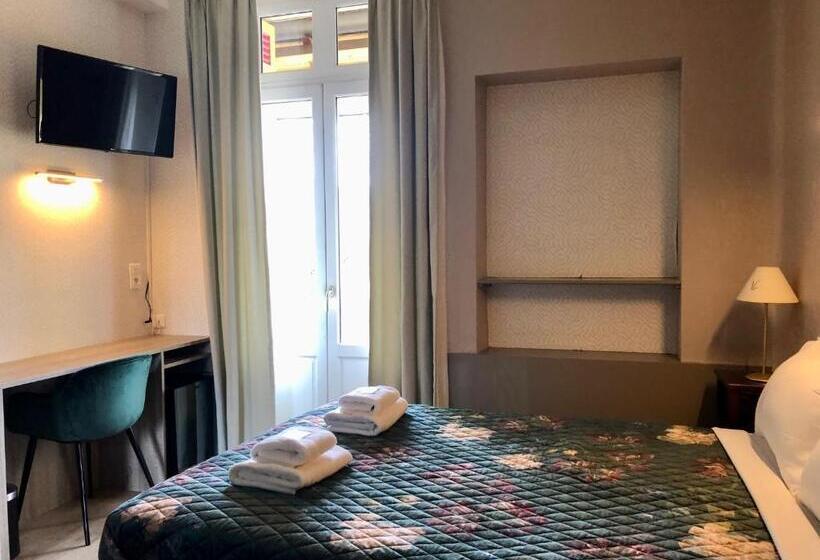 هتل Hôtel Le Cro Magnon