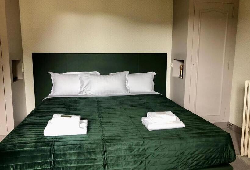 هتل Hôtel Le Cro Magnon