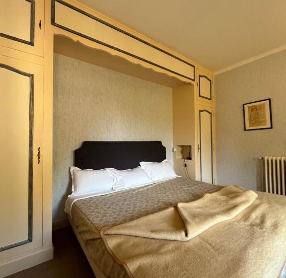 هتل Hôtel Le Cro Magnon