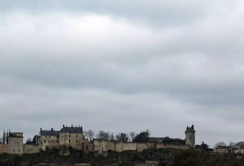 ホテル Ibis Styles Chinon