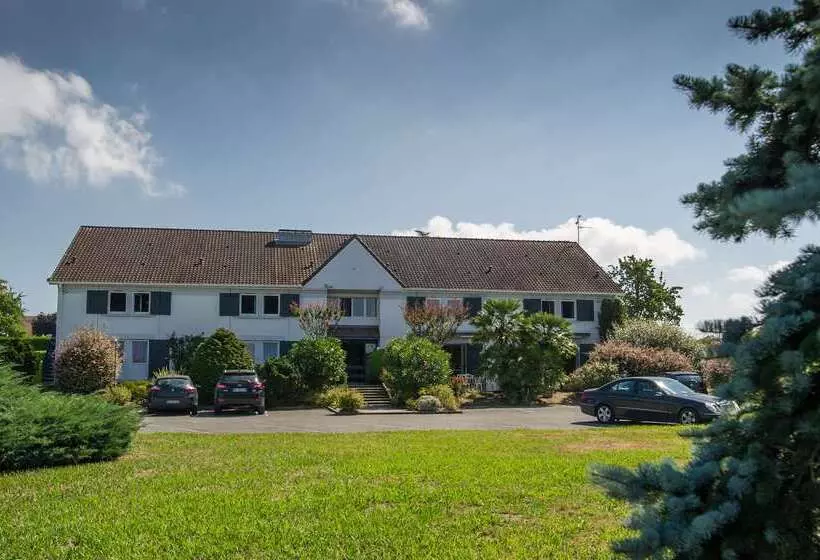 בית מלון כפרי Kyriad Orthez