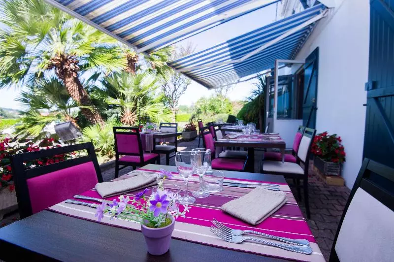 בית מלון כפרי Kyriad Orthez