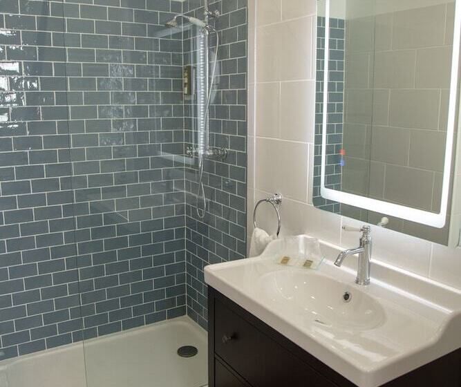 Logis Hotel Le Blason De Provence