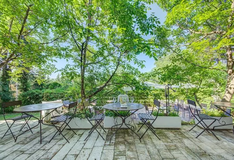 Logis Hotel Le Blason De Provence