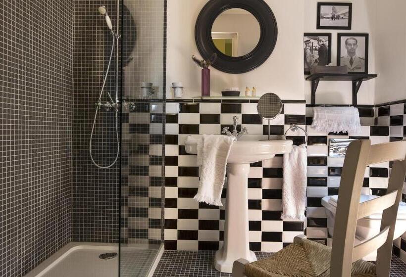 هتل Le Petit Chomel