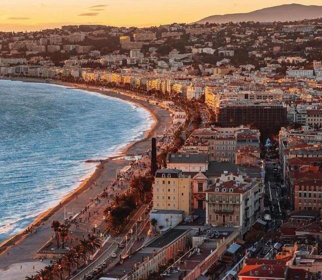 هتل Le Riviera Collection, Signature Collection By Best Western