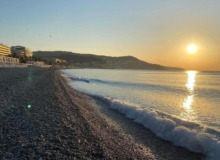 هتل Le Riviera Collection, Signature Collection By Best Western