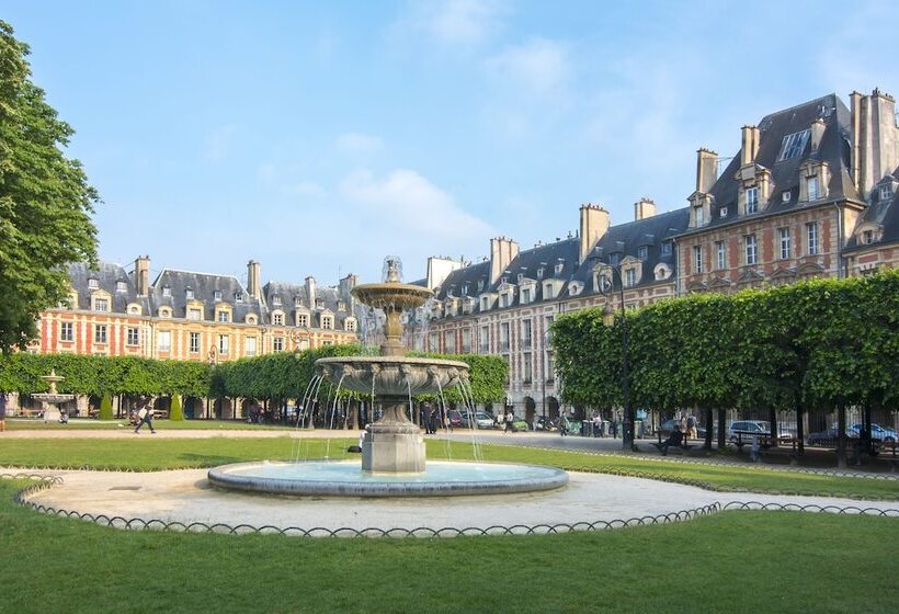 هتل Les Tournelles