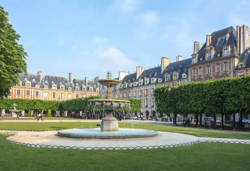 هتل Les Tournelles