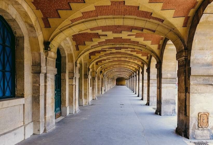 هتل Les Tournelles