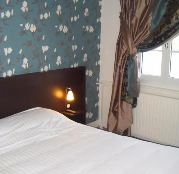 Отель Logis Hôtel & Restaurant Le Bellevue