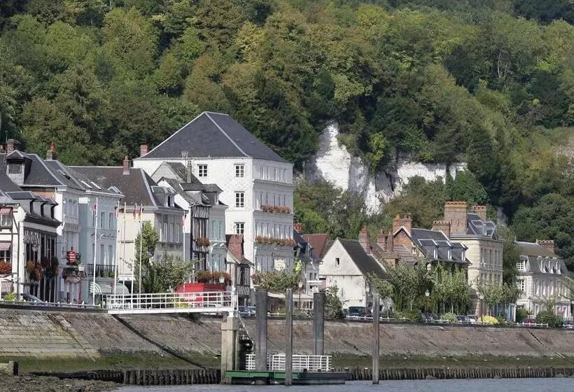 Отель Logis Hôtel & Restaurant Le Bellevue