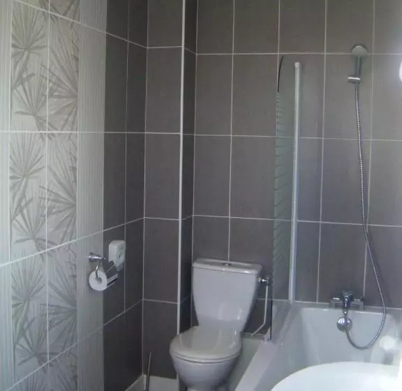 Отель Logis Hôtel & Restaurant Le Bellevue