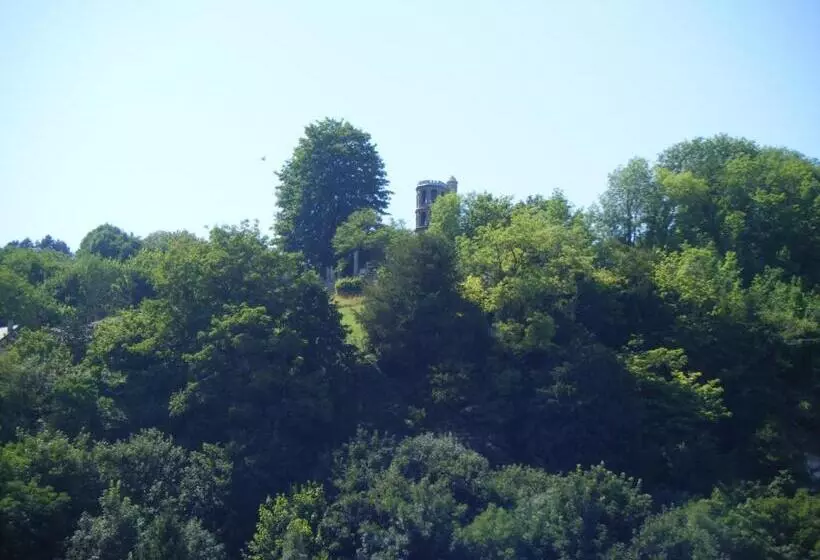 Отель Logis Hôtel & Restaurant Le Bellevue