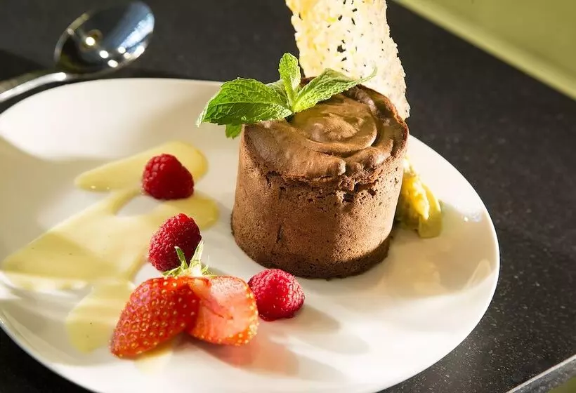 בית מלון כפרי Oceania Le Metropole