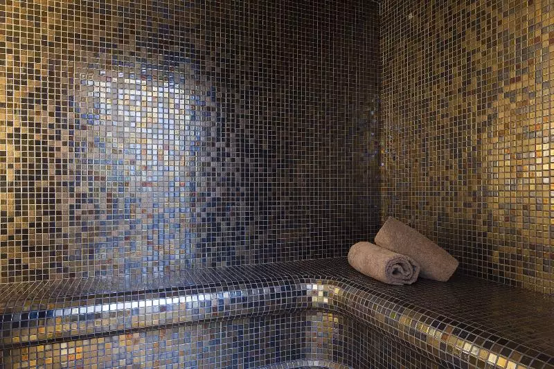 هتل Hôtel & Spa Oceania L Univers Tours