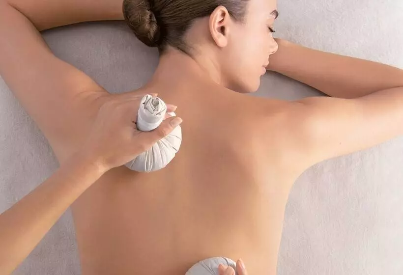 هتل Hôtel & Spa Oceania L Univers Tours