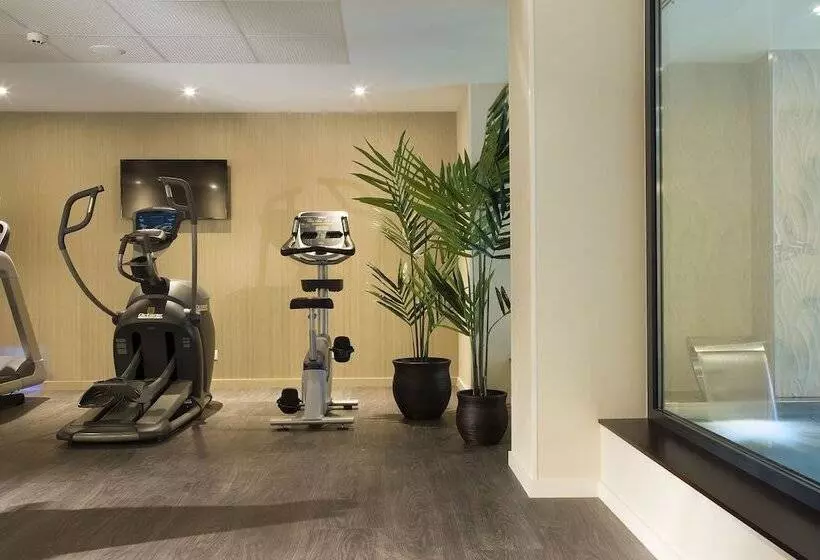 هتل Hôtel & Spa Oceania L Univers Tours