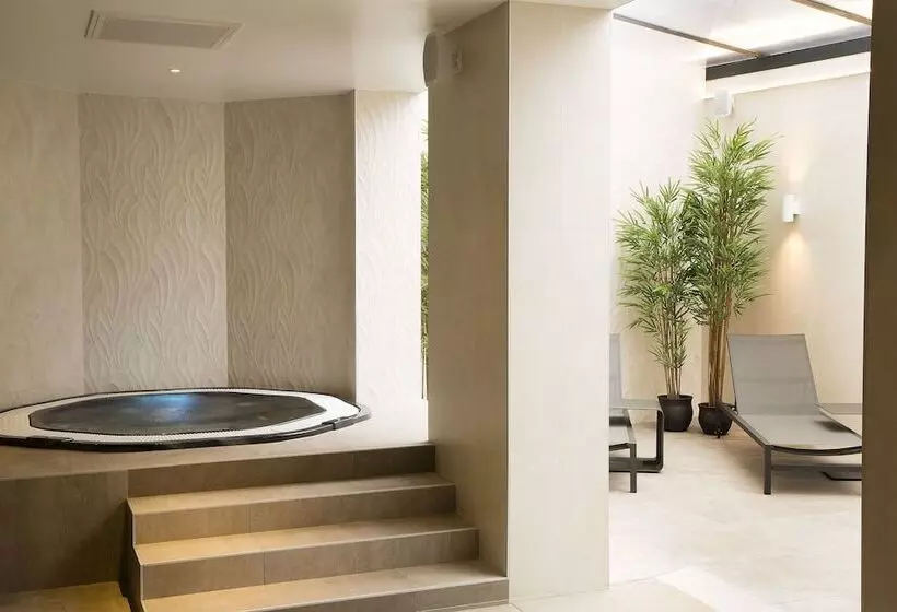 هتل Hôtel & Spa Oceania L Univers Tours