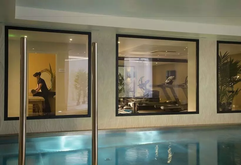 هتل Hôtel & Spa Oceania L Univers Tours