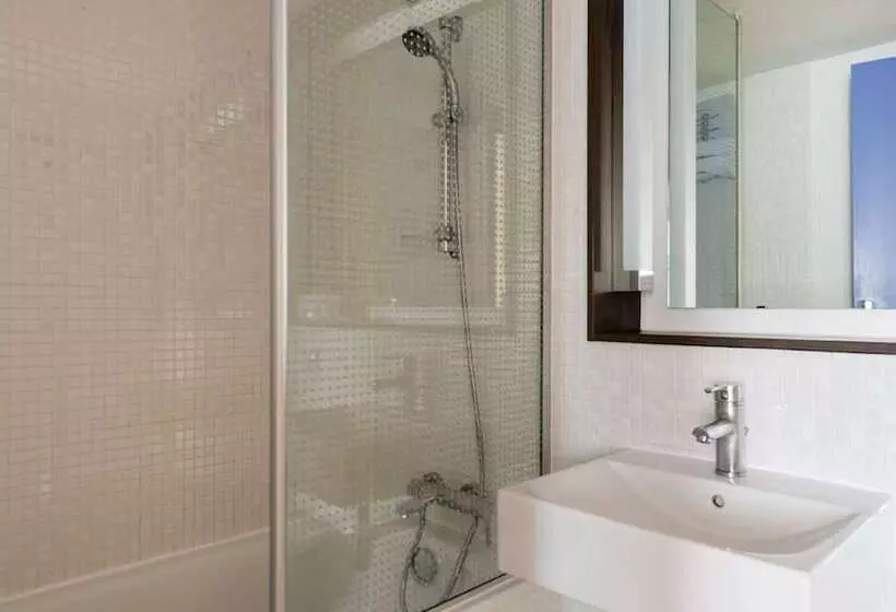 ホテル The Originals City, Hôtel Le Gayant, Douai