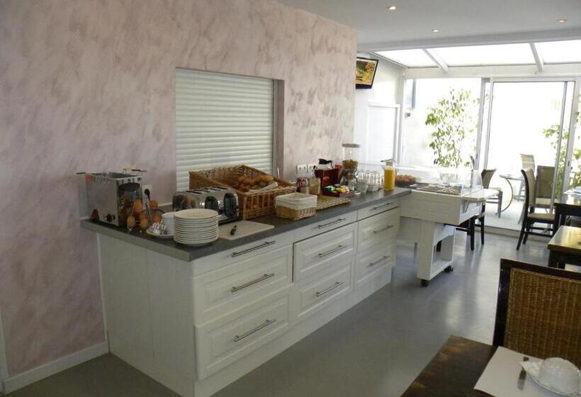 בית מלון כפרי Anglade