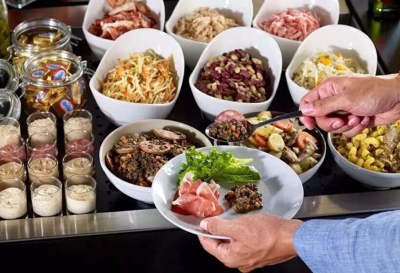 Отель Campanile Colmar Parc Des Expositions