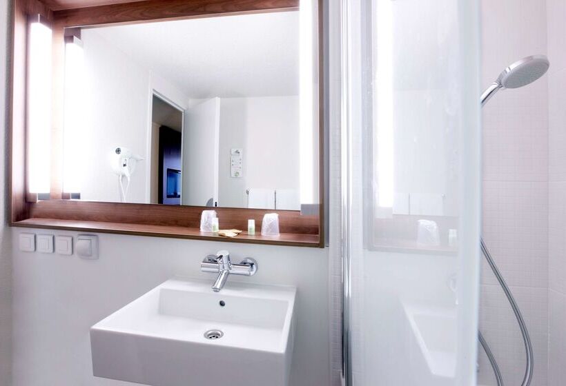 هتل Campanile Les Ulis Courtaboeuf