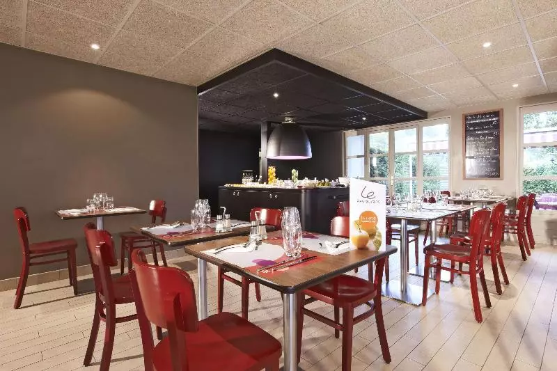 Hotel Campanile Orleans   La Source