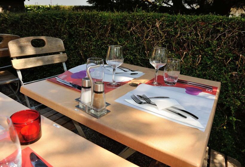 هتل Campanile Saint Nazaire ~ Trignac